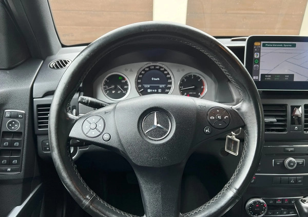 Mercedes-Benz GLK cena 57500 przebieg: 242000, rok produkcji 2012 z Kutno małe 497